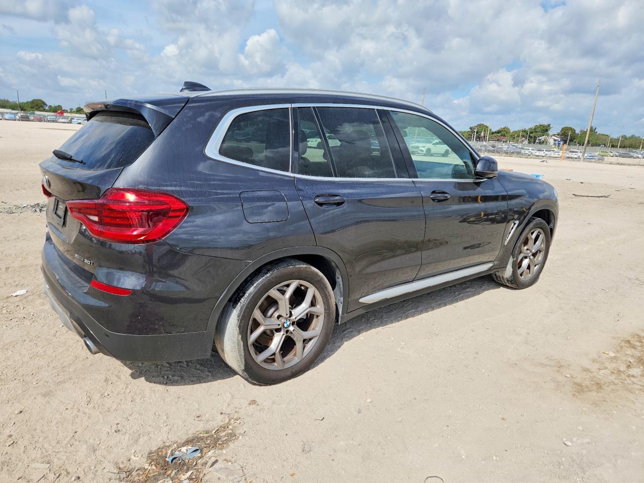 2021 BMW X3 xDrive30I - Фото 3