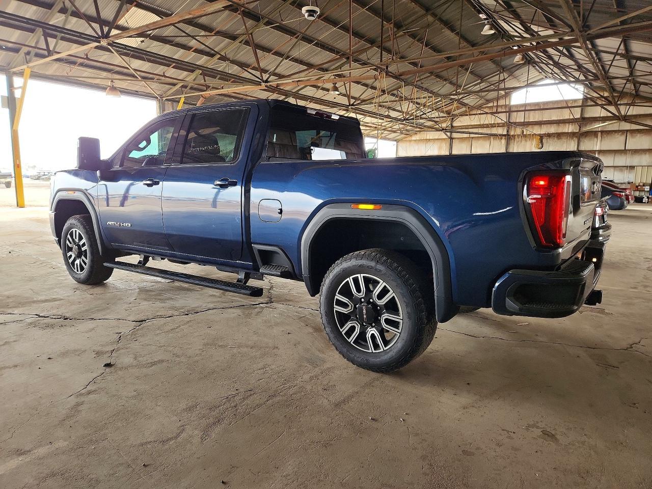 2022 GMC Sierra K2500 At4 - Фото 2