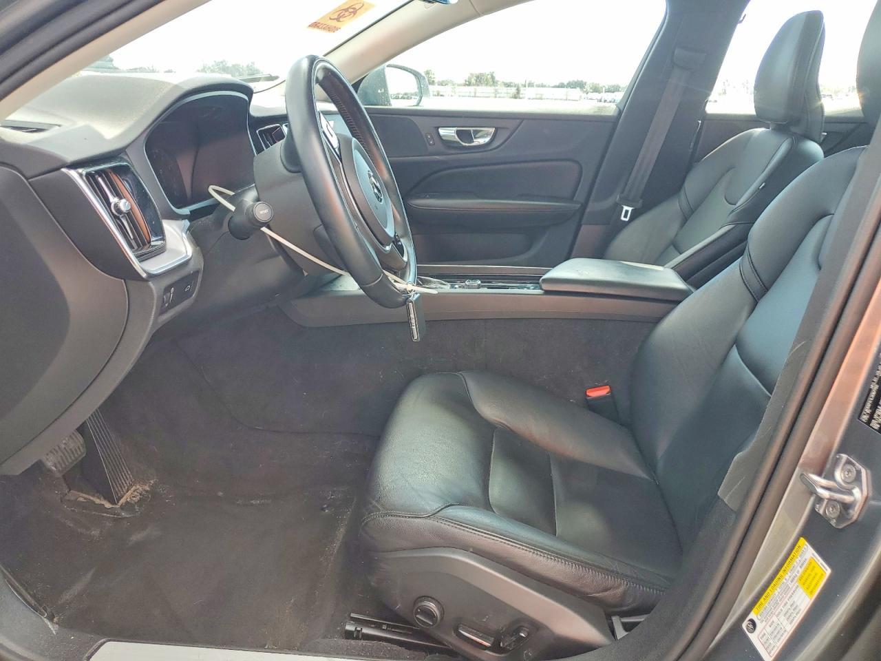 2020 Volvo S60 T5 Momentum - Image 7