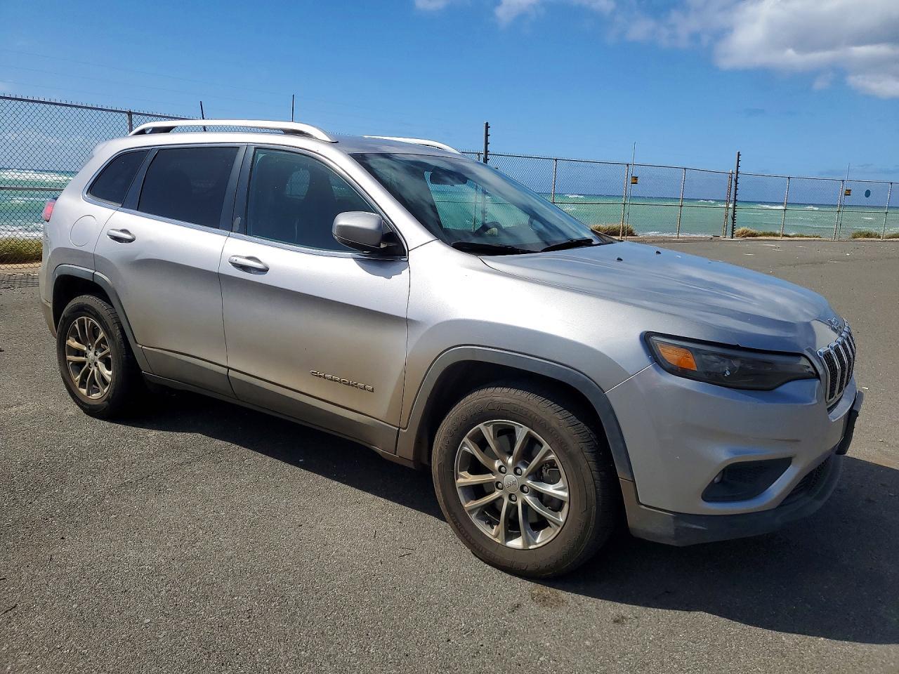 2019 Jeep Cherokee Latitude Plus - Image 4