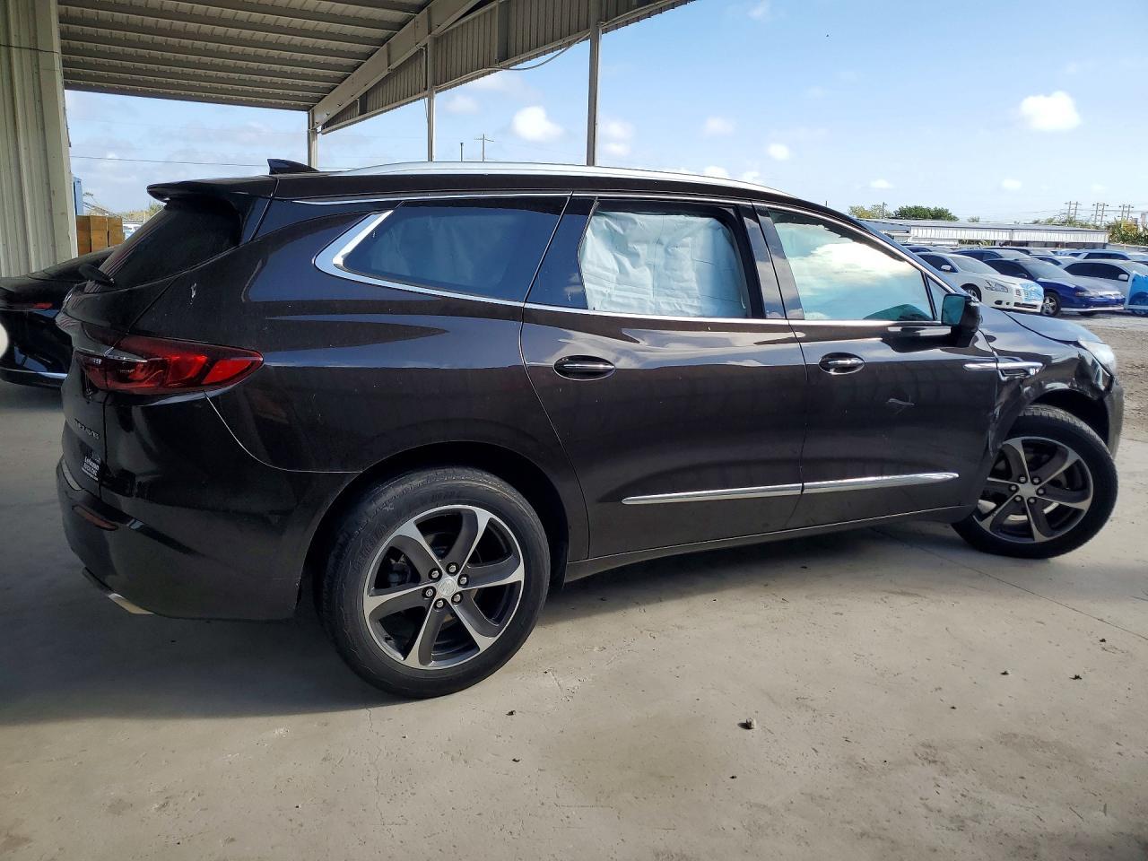 2018 Buick Enclave Essence - Image 3