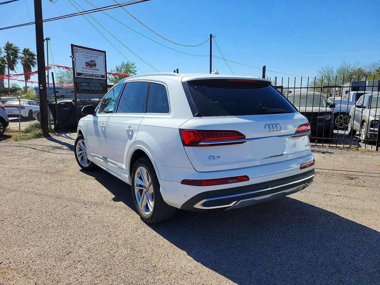 2023 Audi Q7 Premium Plus - Image 3