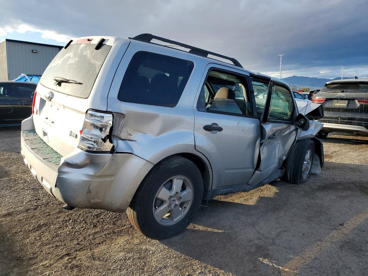 2011 Ford Escape Xlt - Фото 3