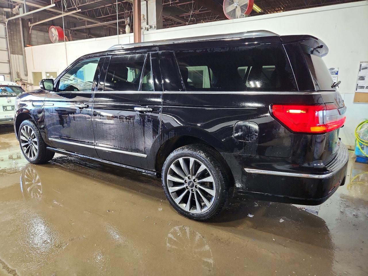 2019 Lincoln Navigator L Select - Image 2