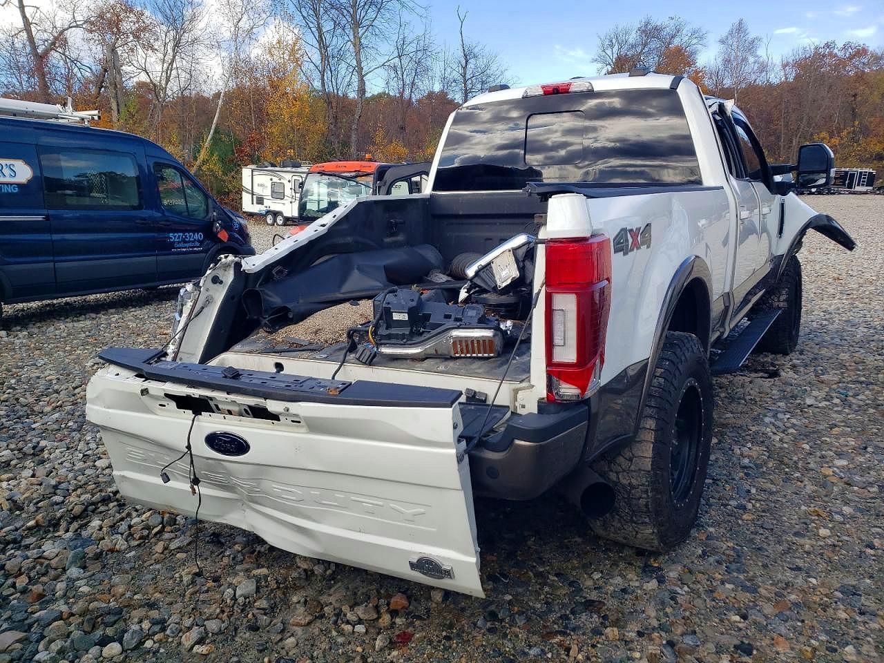 2021 Ford F350 Super Duty - Фото 3