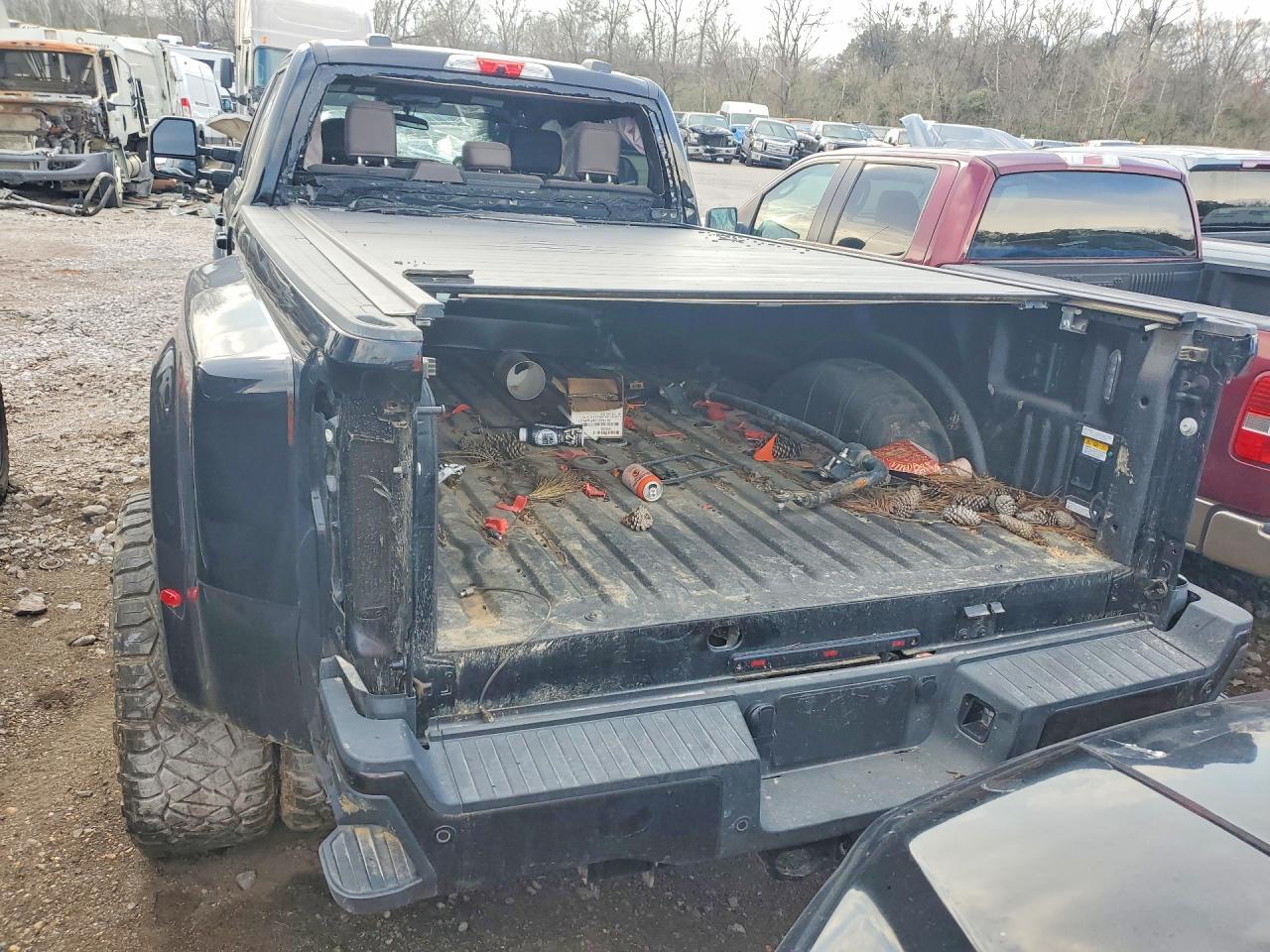 2025 Ford F450 Super Duty - Фото 6