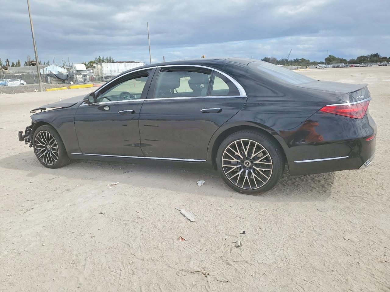 2025 Mercedes-Benz S 580 4Matic - Image 2