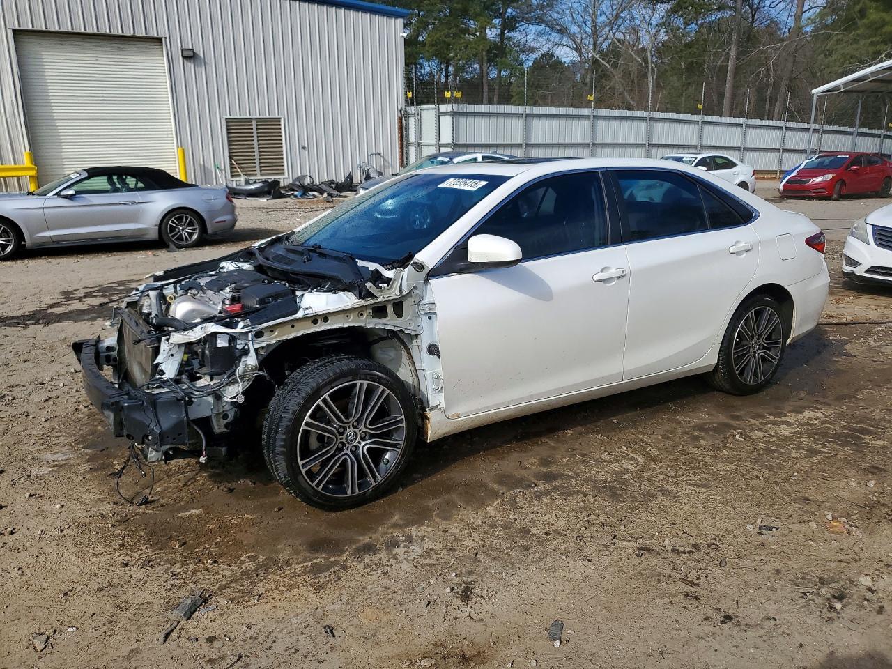 2016 Toyota Camry Le