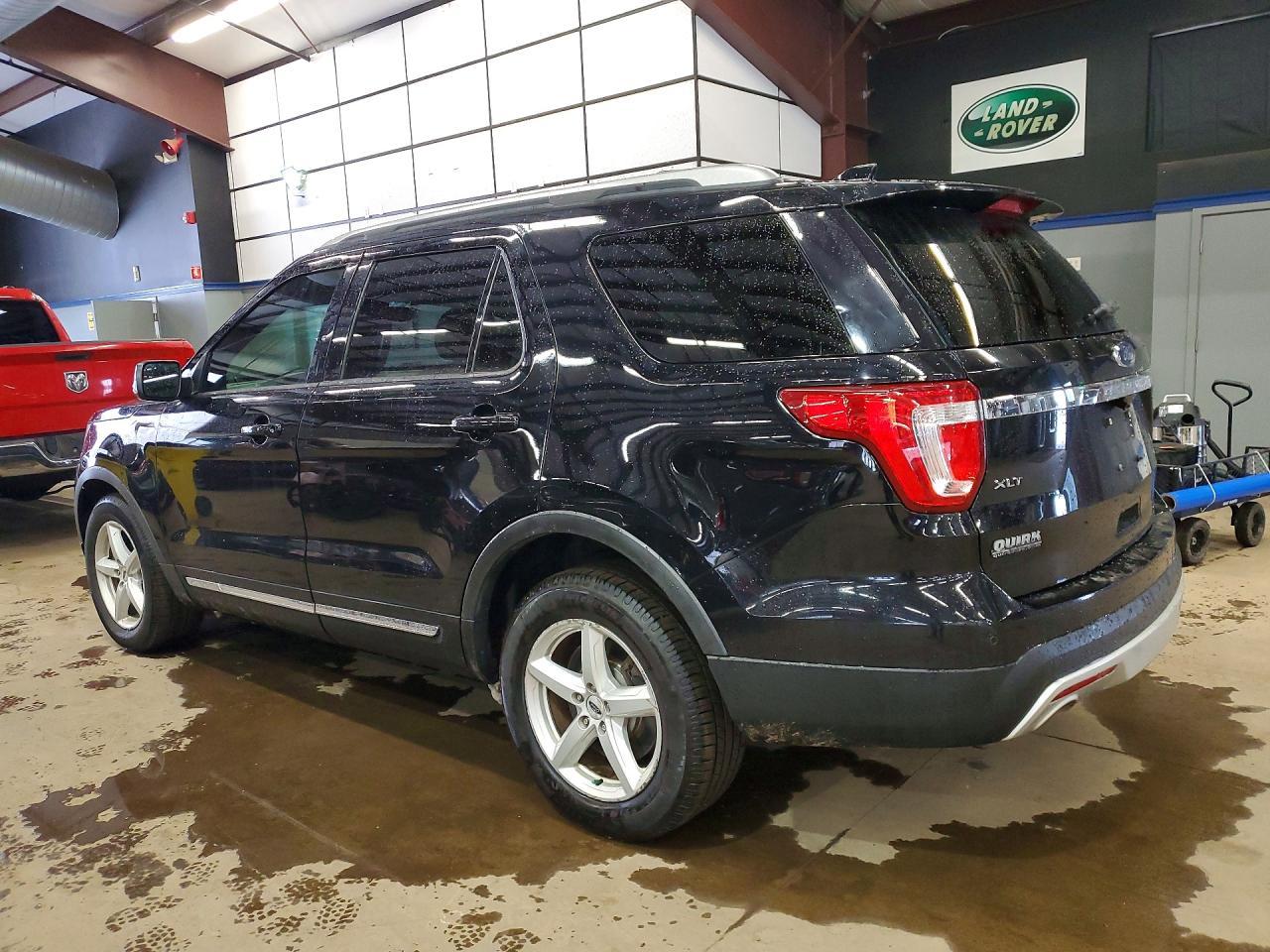 2016 Ford Explorer Xlt - Фото 2