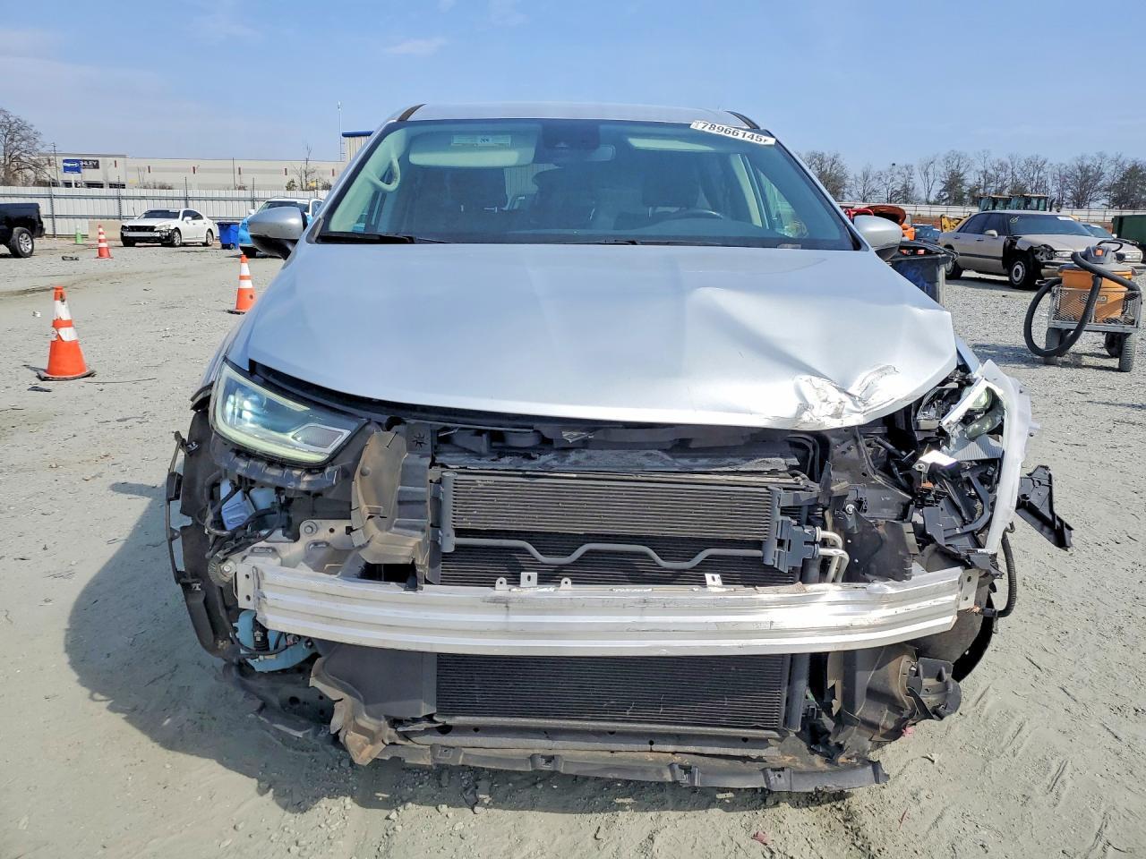 2023 Chrysler Pacifica Touring L - Фото 5
