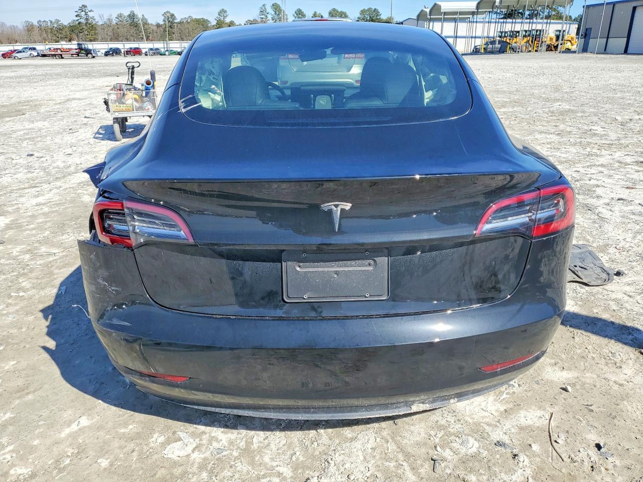 2023 Tesla Model 3 - Фото 6