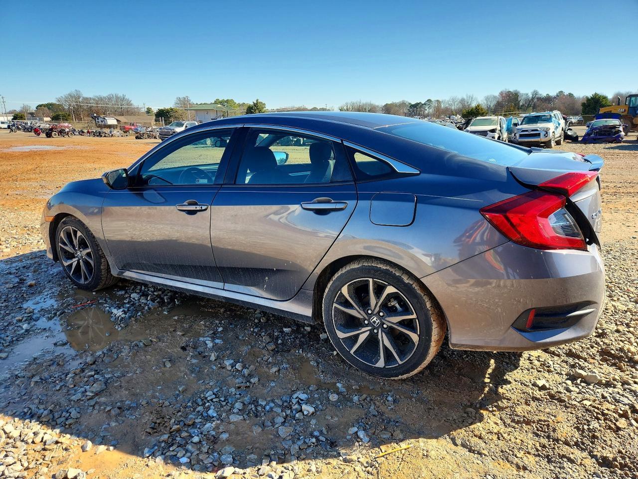 2019 Honda Civic Sport - Фото 2