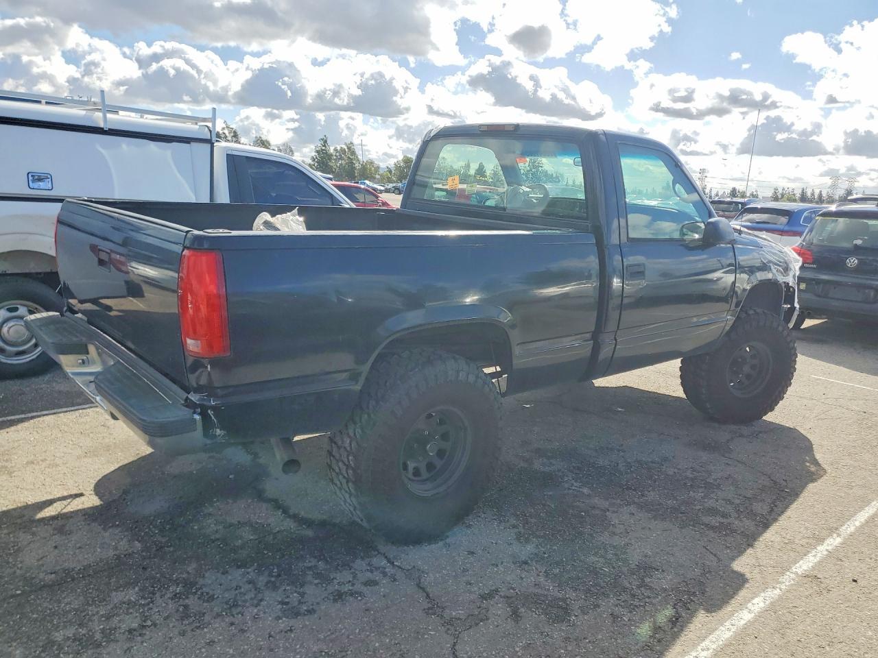 1998 GMC Sierra C1500 - Фото 3