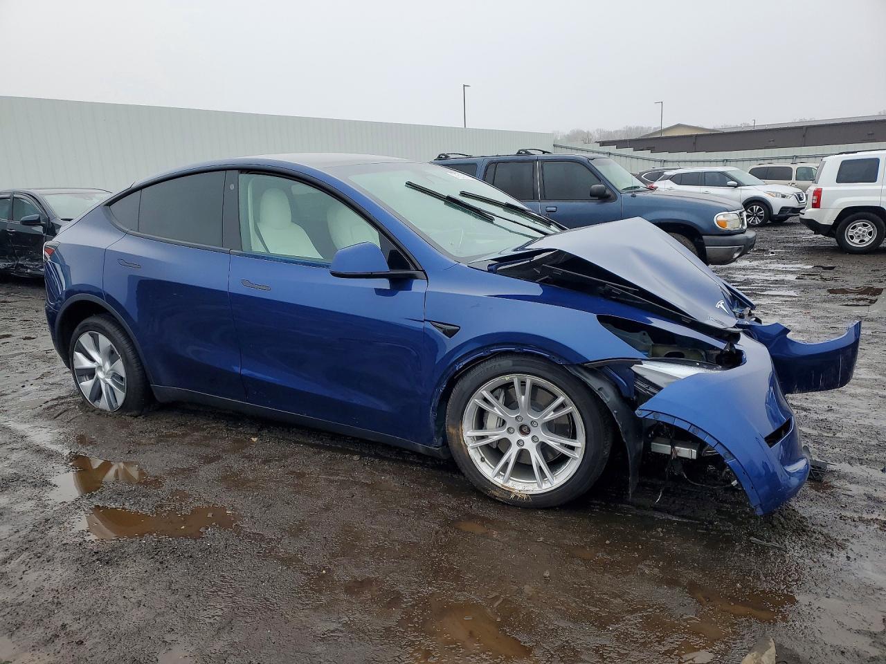 2023 Tesla Model Y - Image 4