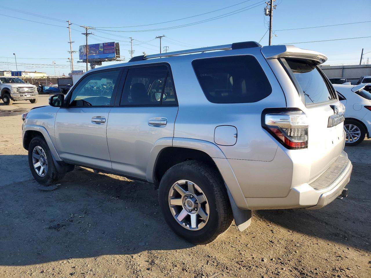 2015 Toyota 4Runner Sr5/Sr5 Premium - Фото 2