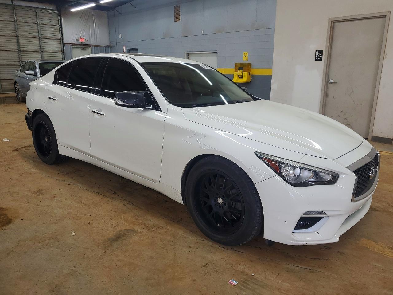 2018 Infiniti Q50 3.0T Luxe - Image 4
