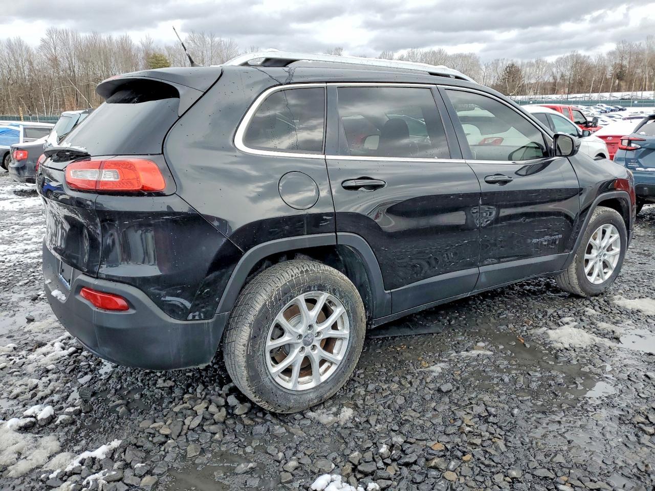 2015 Jeep Cherokee Latitude - Image 3