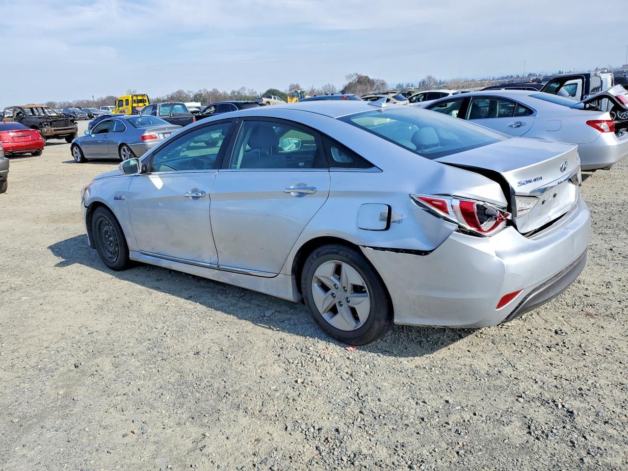 2012 Hyundai Sonata Hybrid Base - Фото 2