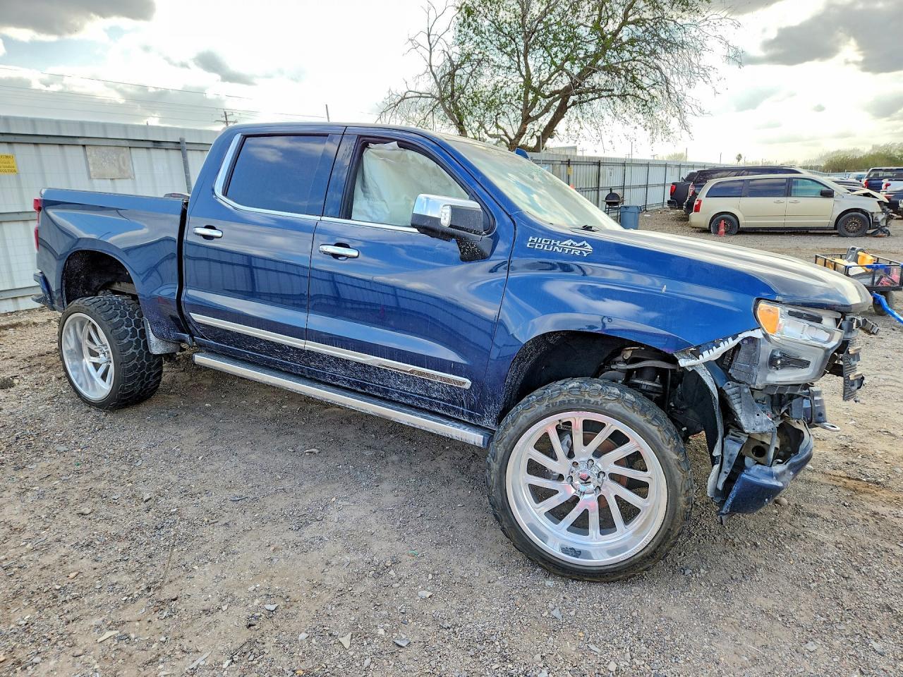 2022 Chevrolet Silverado K1500 High Country - Фото 4
