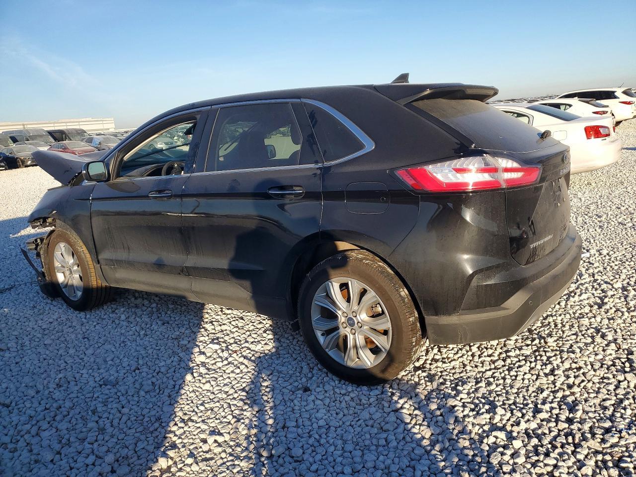 2022 Ford Edge Titanium - Фото 2