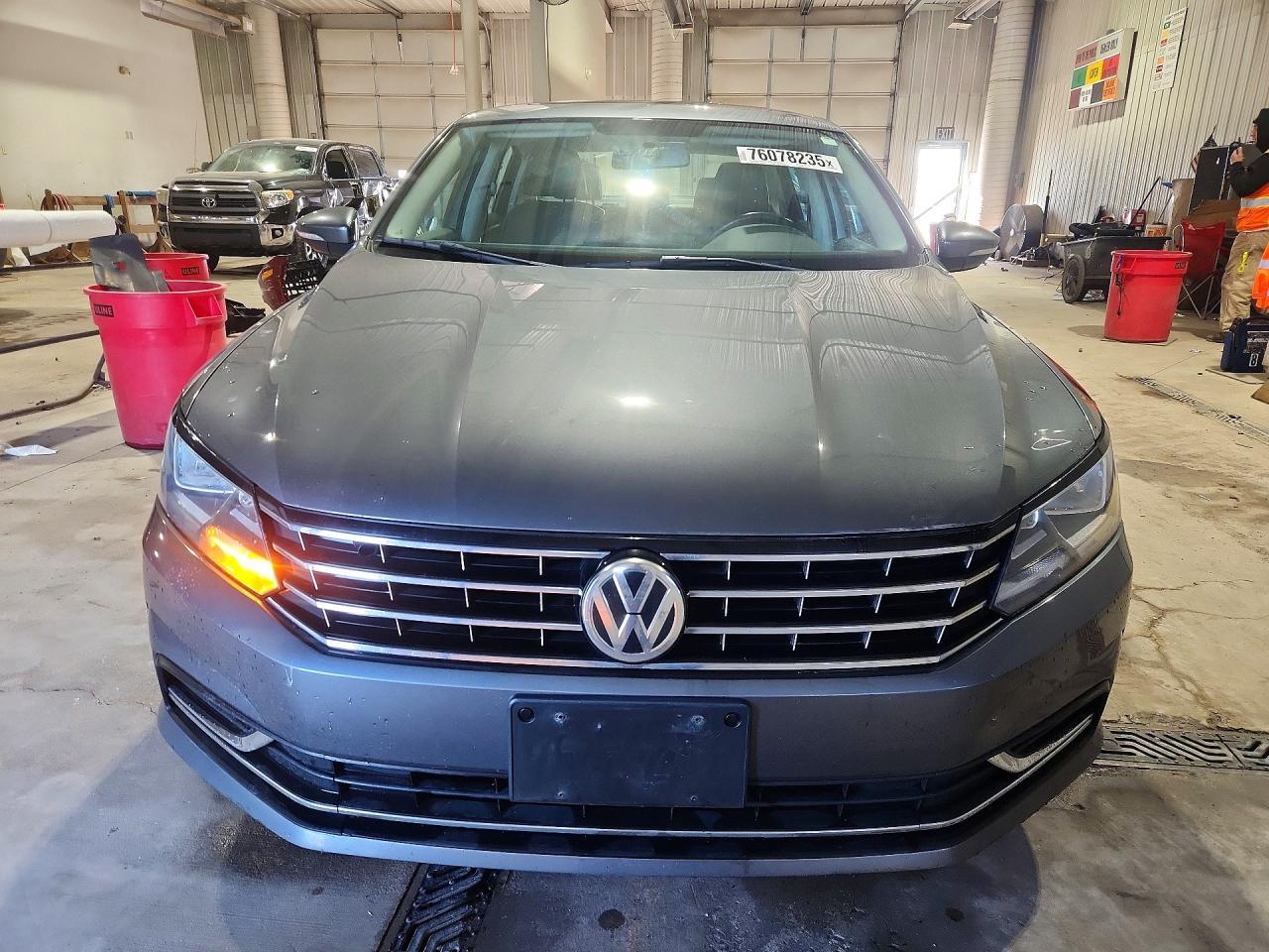 2016 Volkswagen Passat Se - Image 5