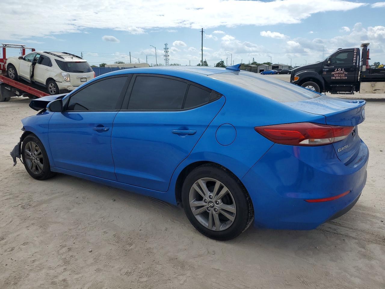 2017 Hyundai Elantra Se - Image 2