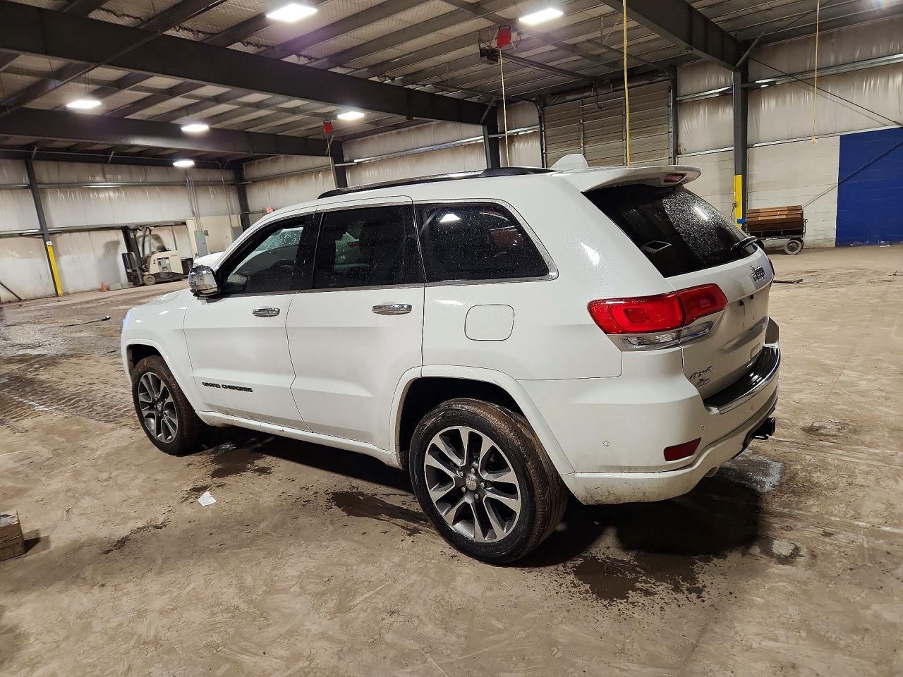 2018 Jeep Grand Cherokee Overland - Фото 2