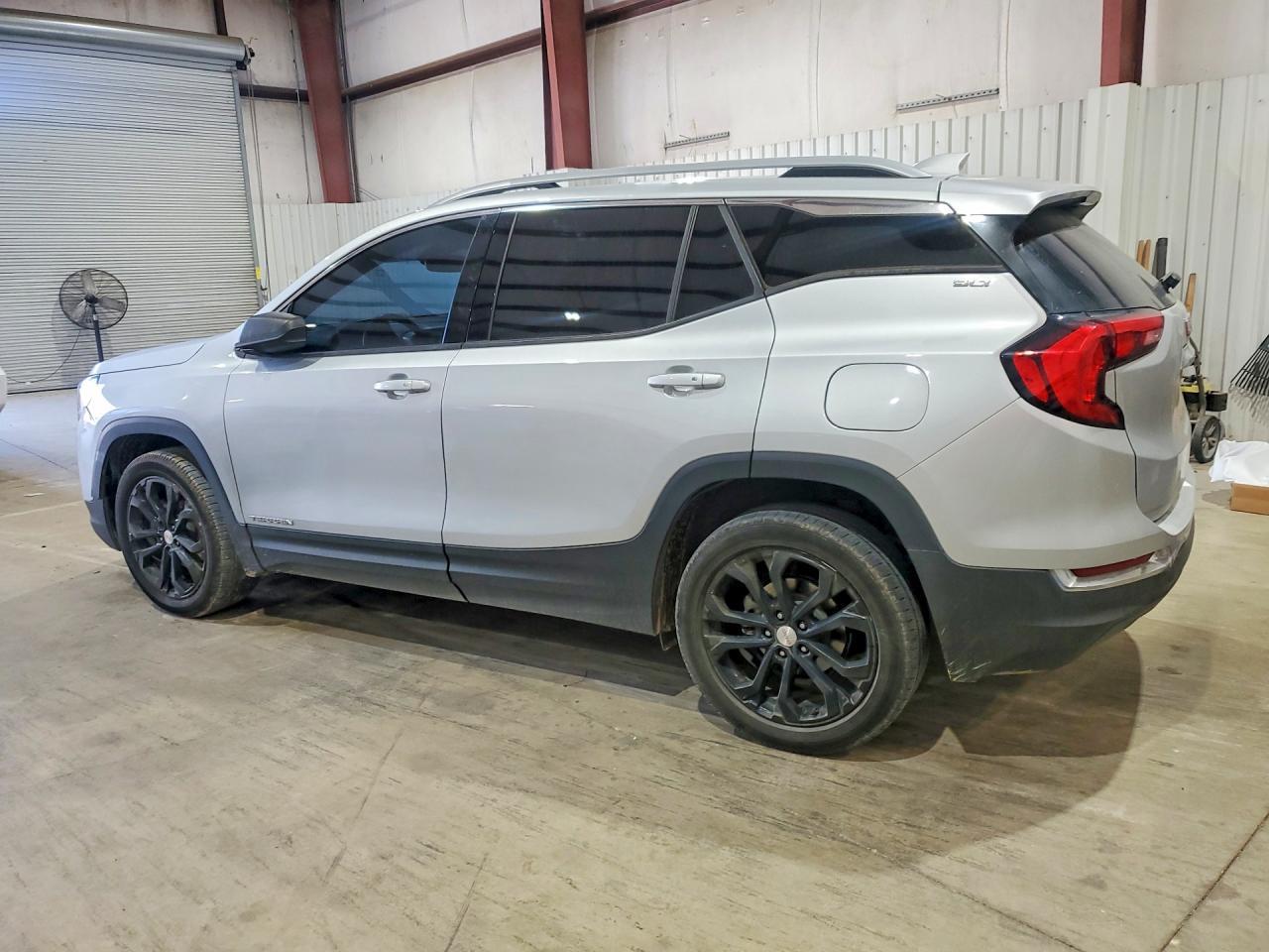 2021 GMC Terrain Slt - Image 2