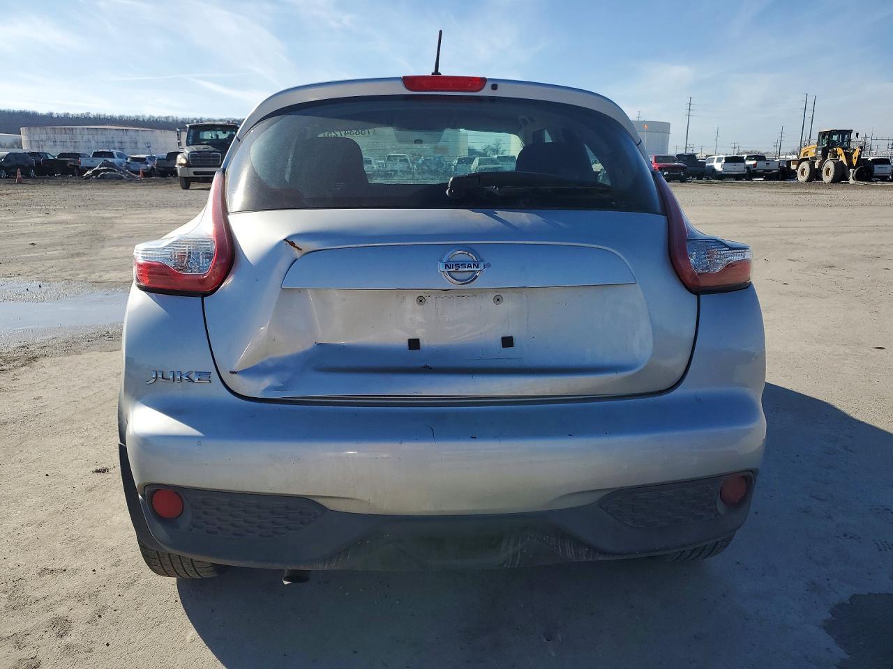 2015 Nissan Juke S - Фото 6