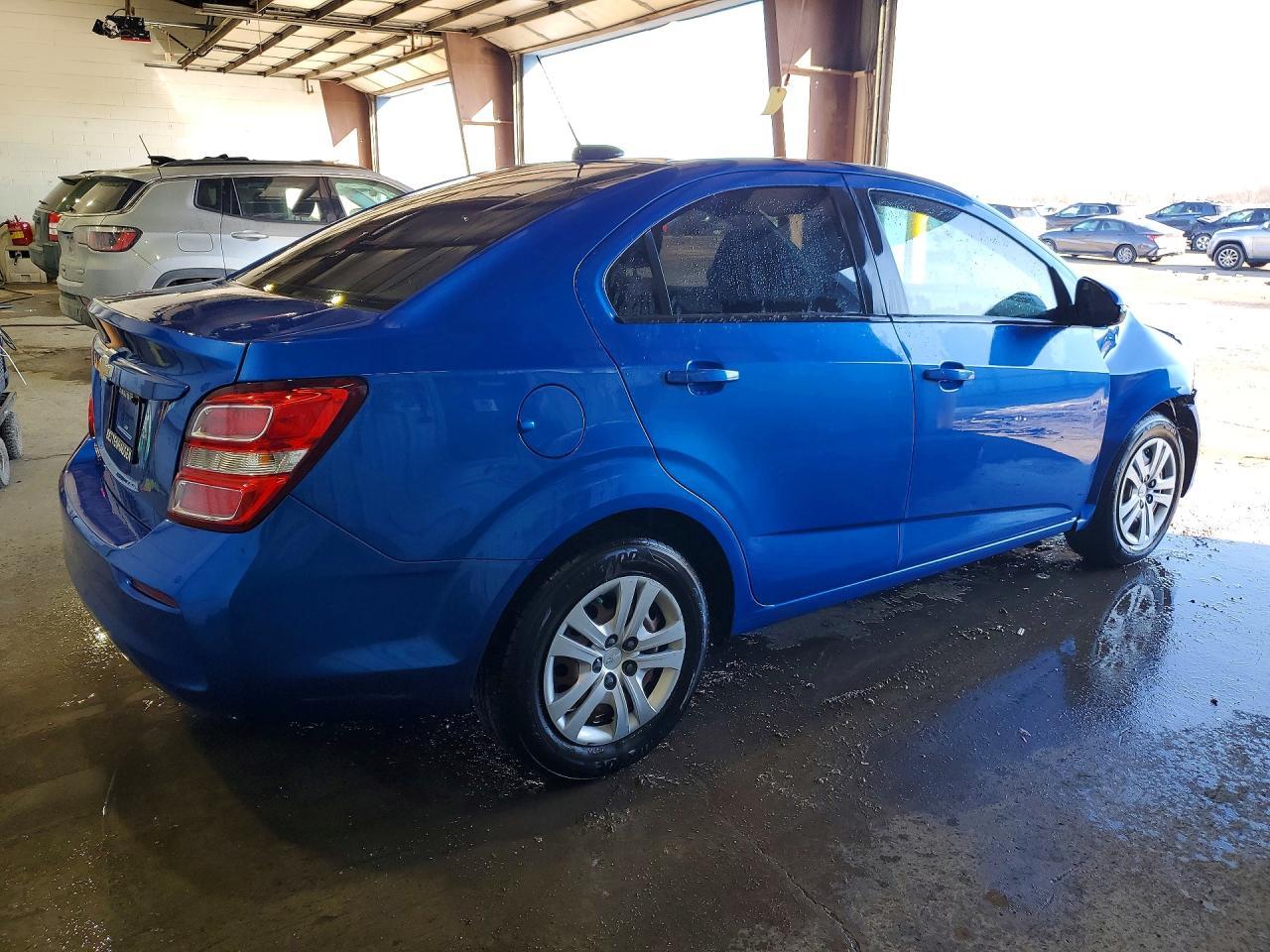 2017 Chevrolet Sonic Ls - Фото 3