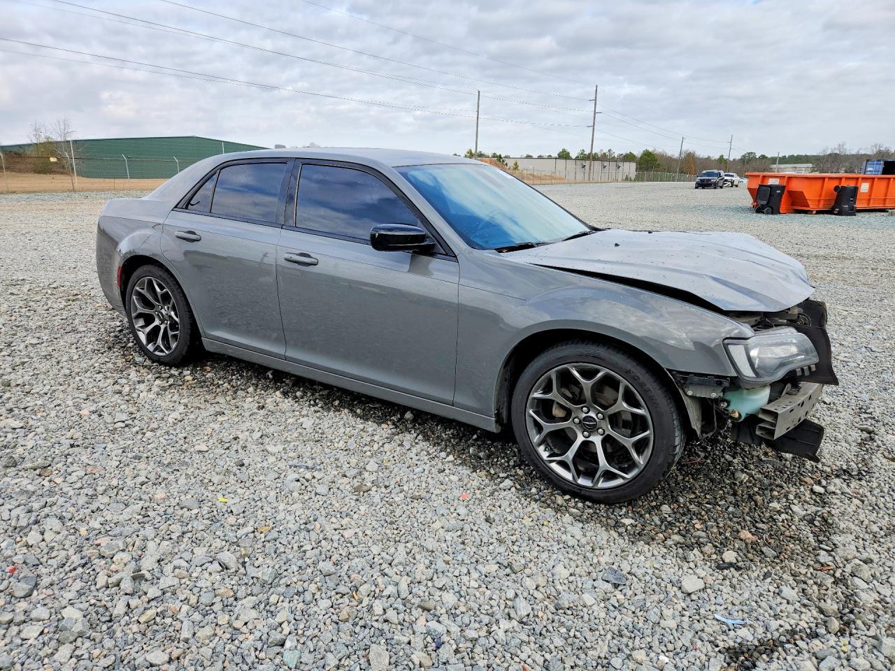 2018 Chrysler 300 Touring - Фото 4