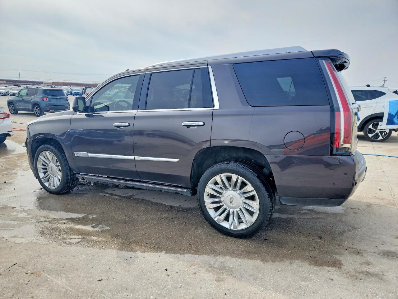 2017 Cadillac Escalade Platinum - Фото 2