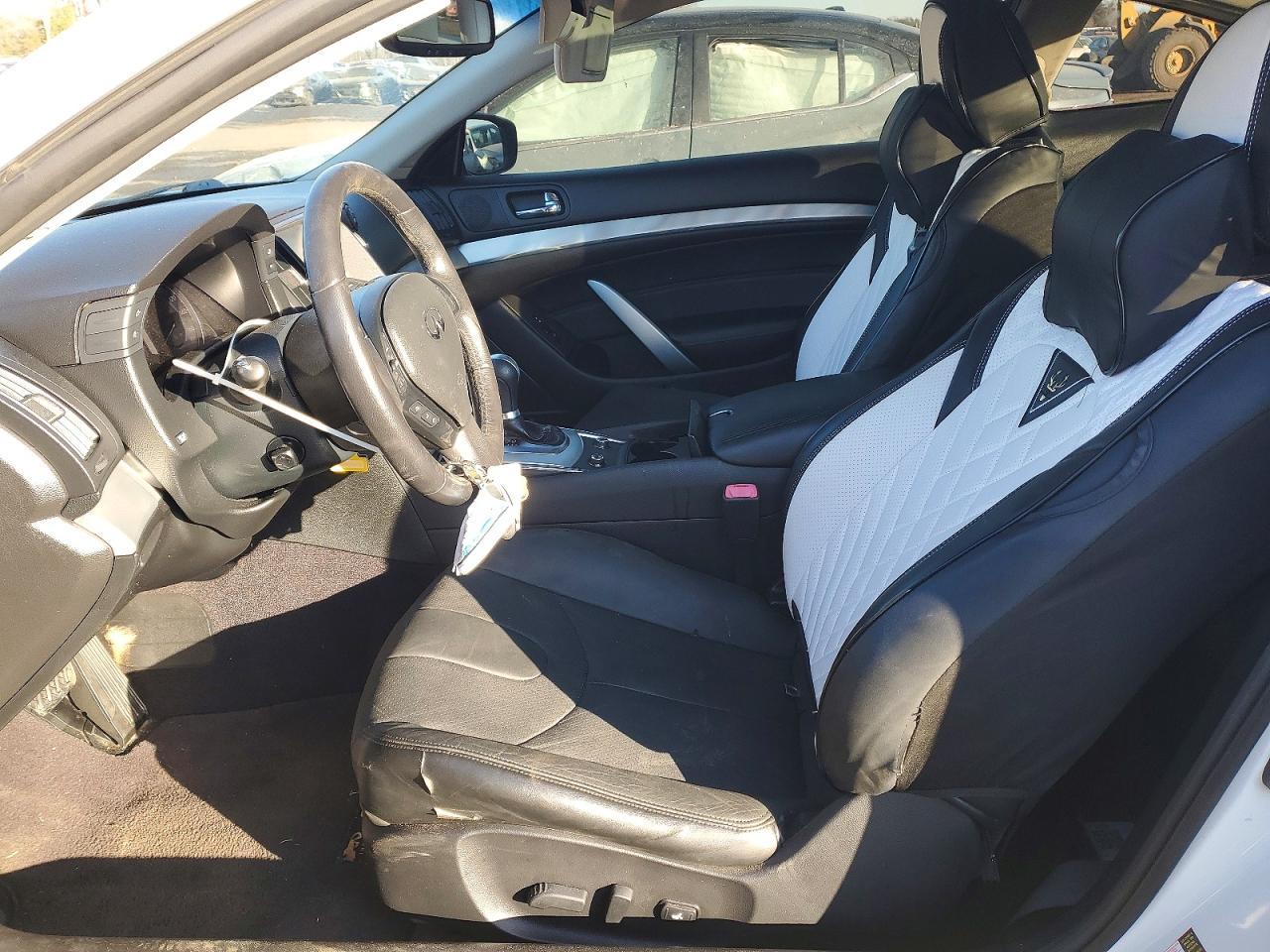 2015 Infiniti Q60 Journey - Image 7