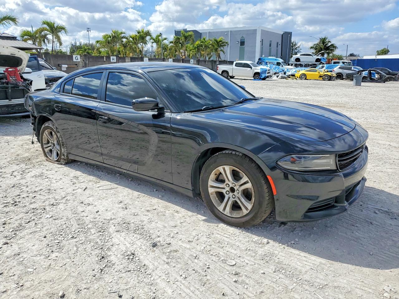 2021 Dodge Charger Sxt - Фото 4