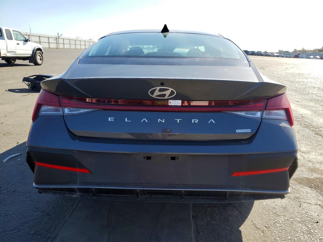 2025 Hyundai Elantra Blue - Фото 6