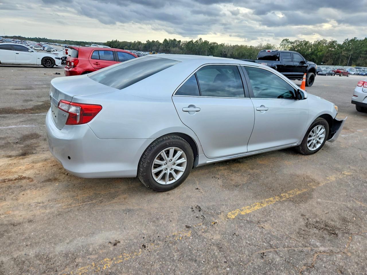 2012 Toyota Camry Le - Image 3