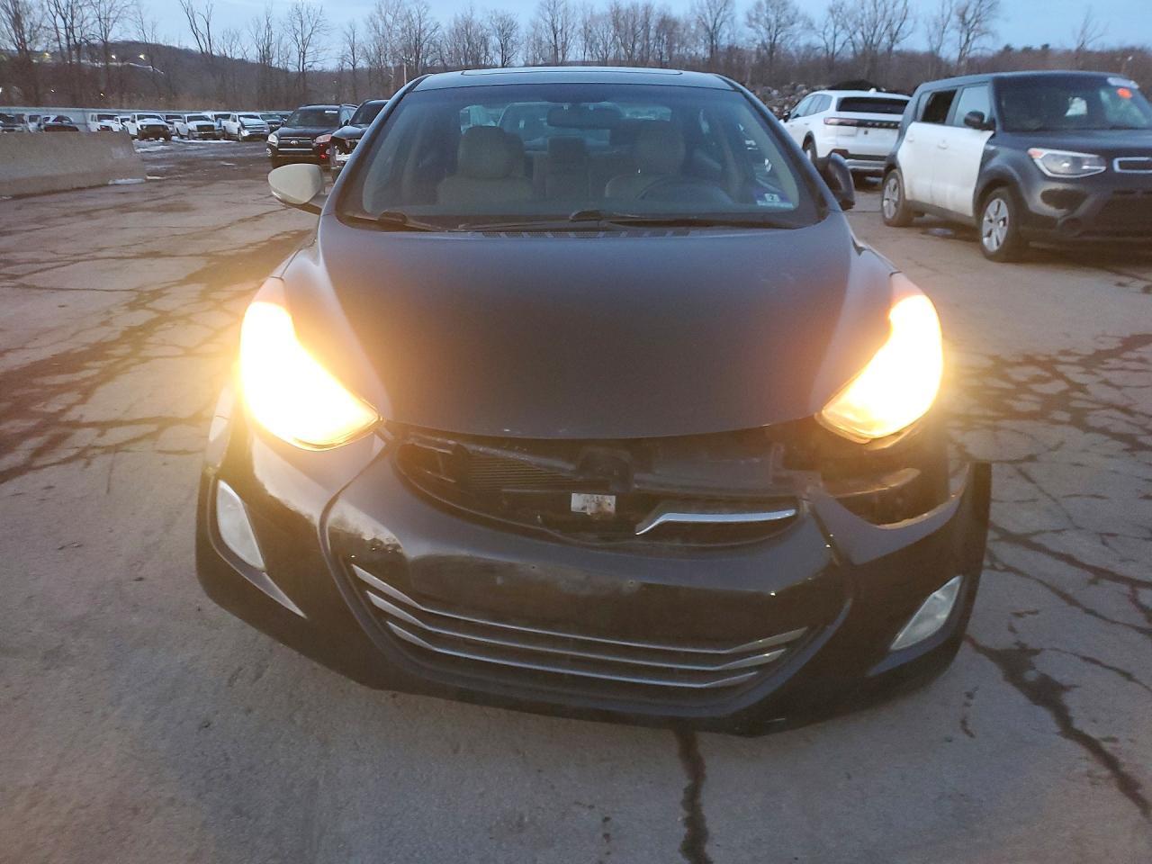 2012 Hyundai Elantra Limited - Image 5