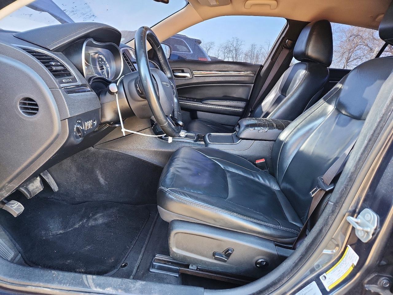 2016 Chrysler 300 Limited - Фото 7