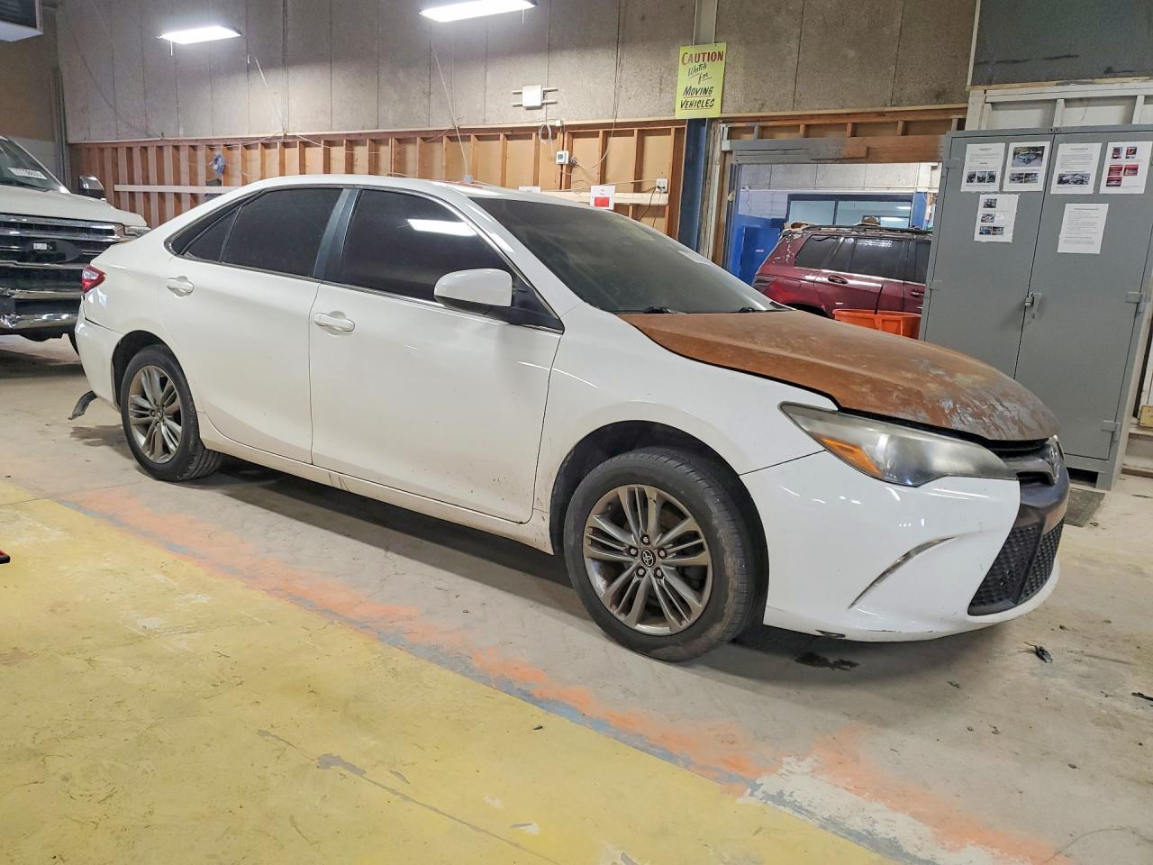 2017 Toyota Camry Le - Фото 4