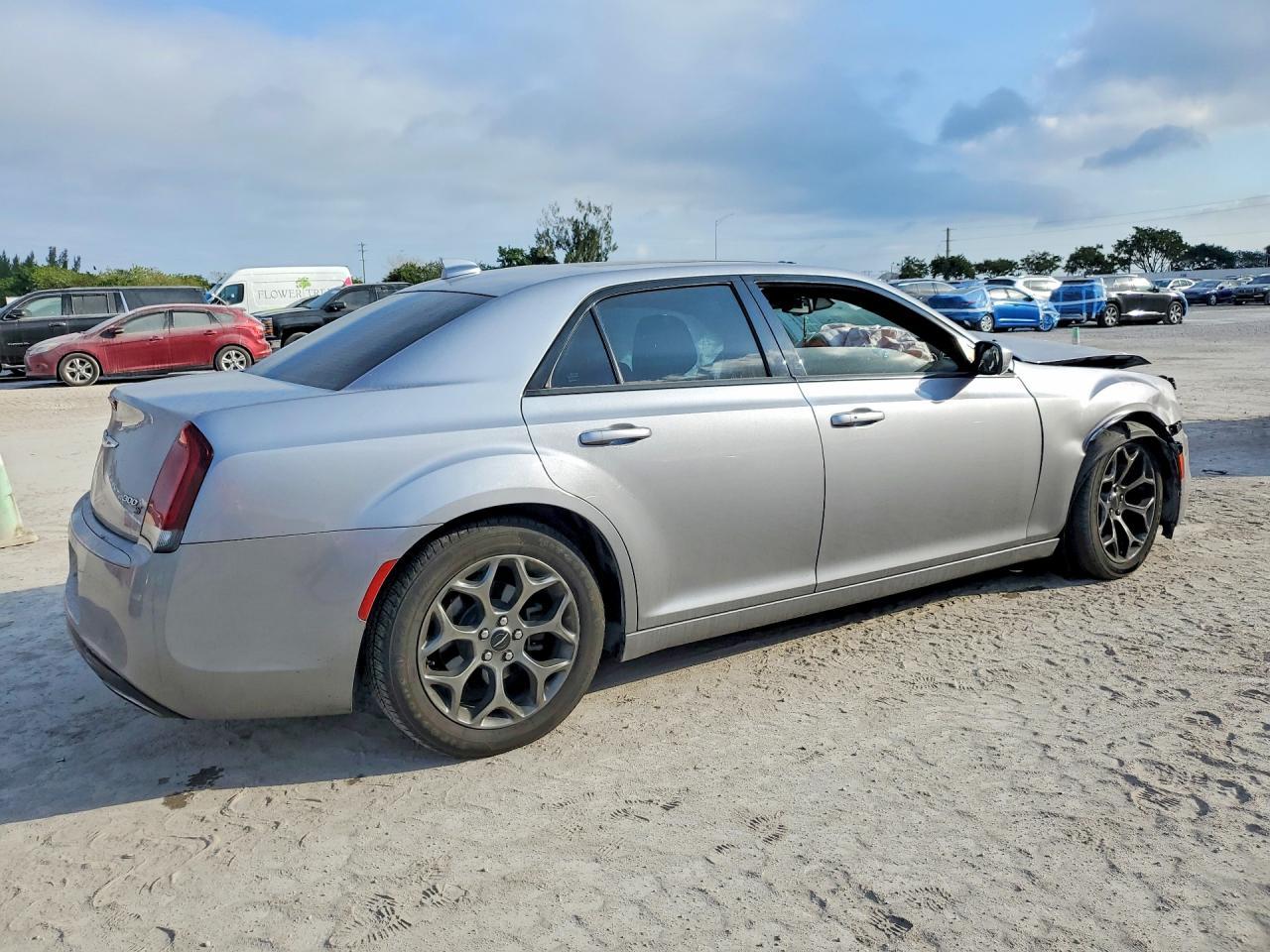 2018 Chrysler 300 S - Фото 3