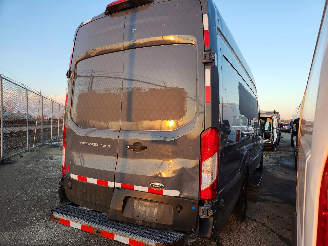 2019 Ford Transit T-250 - Фото 3