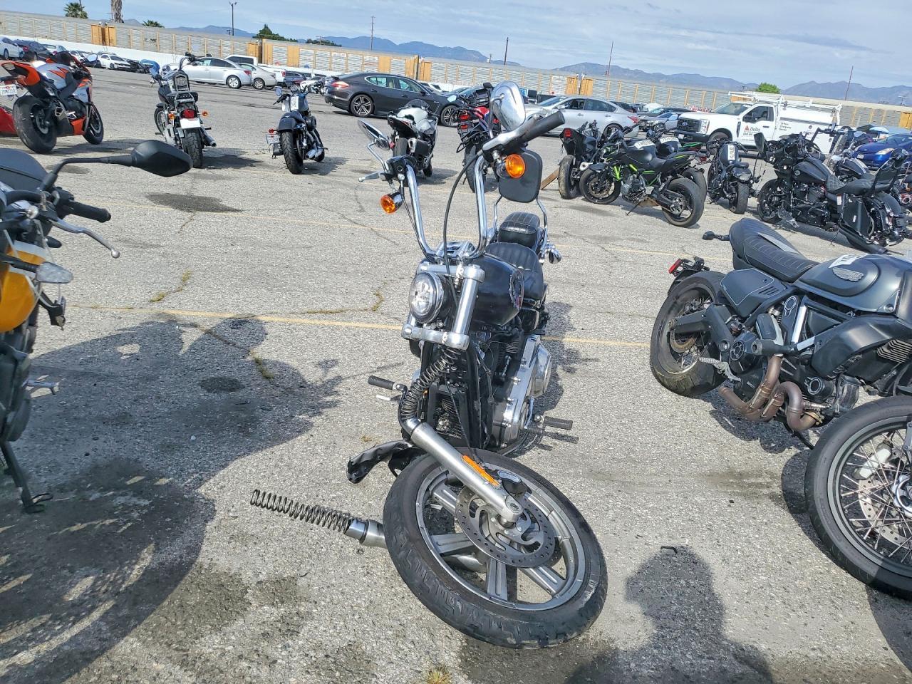 2024 Harley-Davidson Fxst - Фото 2