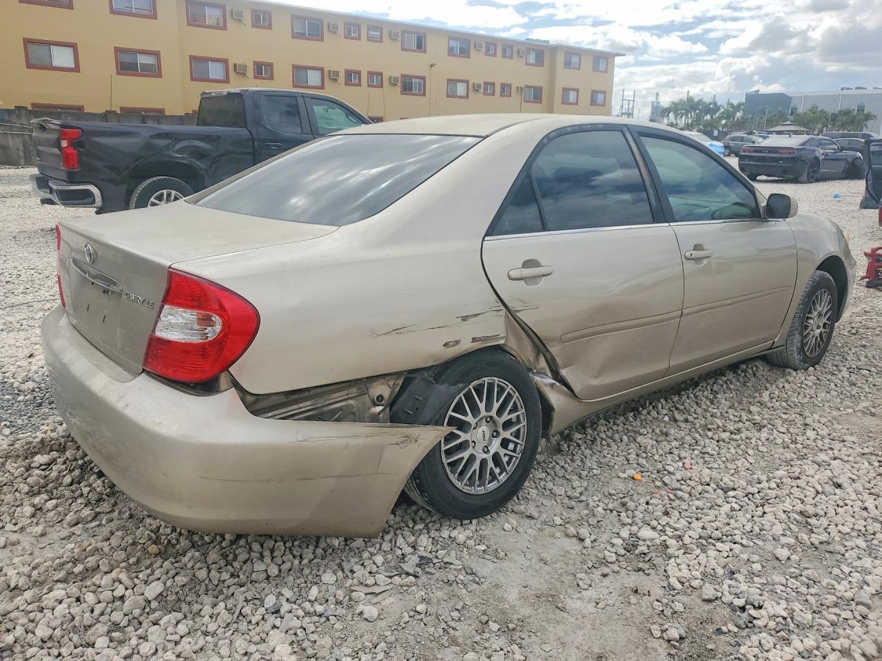 2003 Toyota Camry Le - Image 3