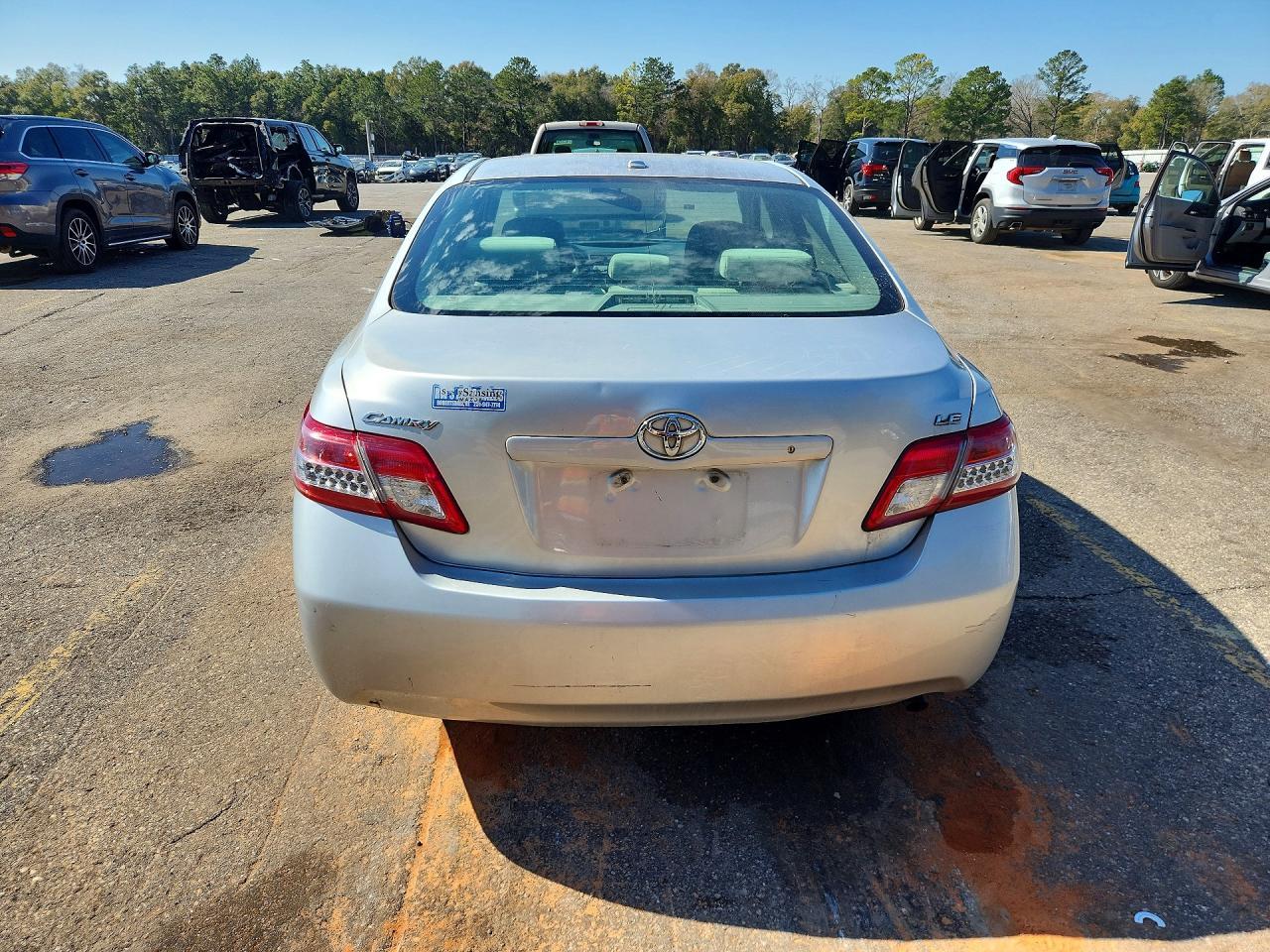 2011 Toyota Camry Le - Image 6