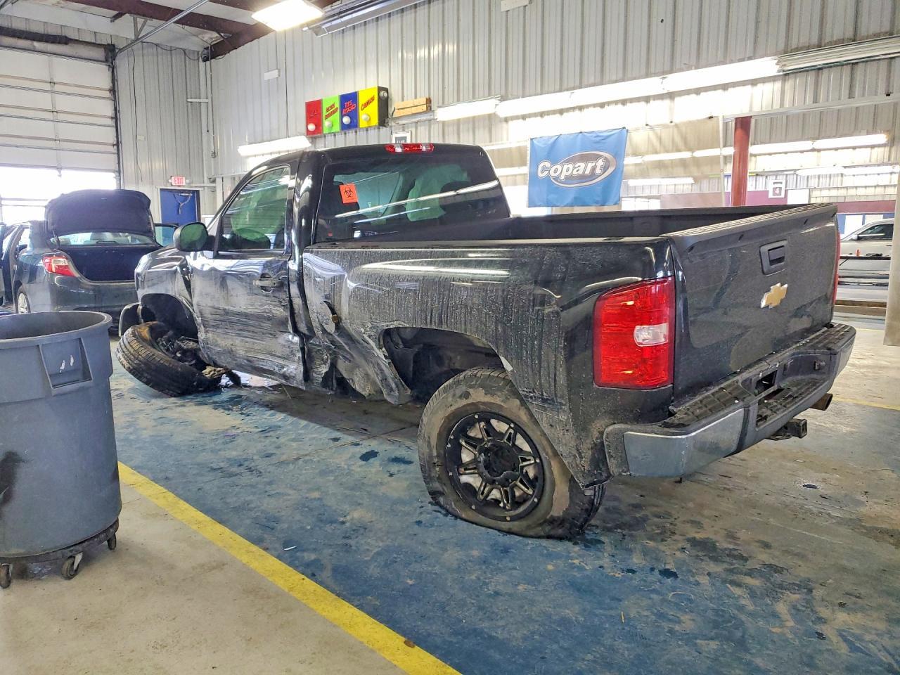 2013 Chevrolet Silverado K1500 - Image 2