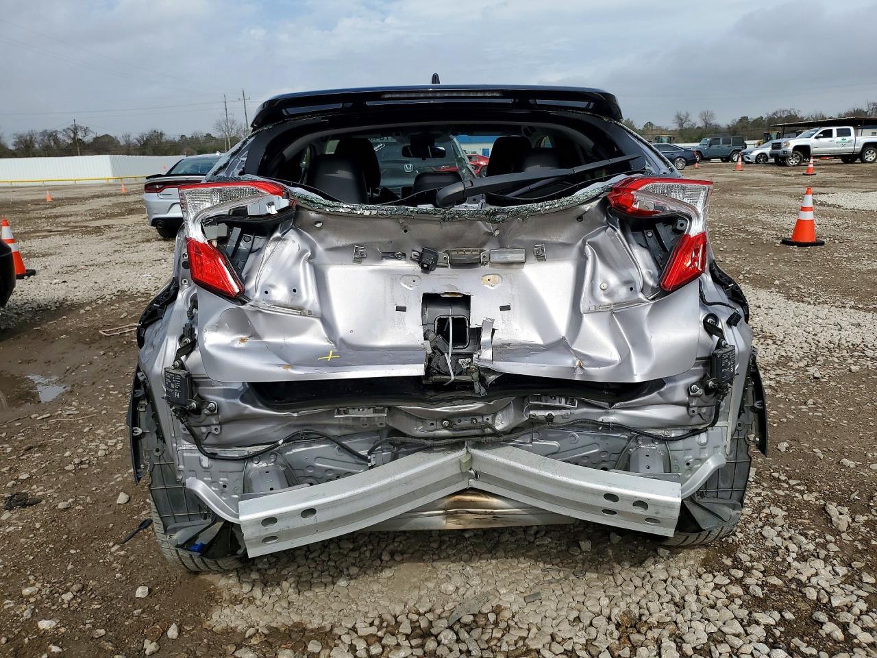 2020 Toyota C-Hr Xle - Фото 6
