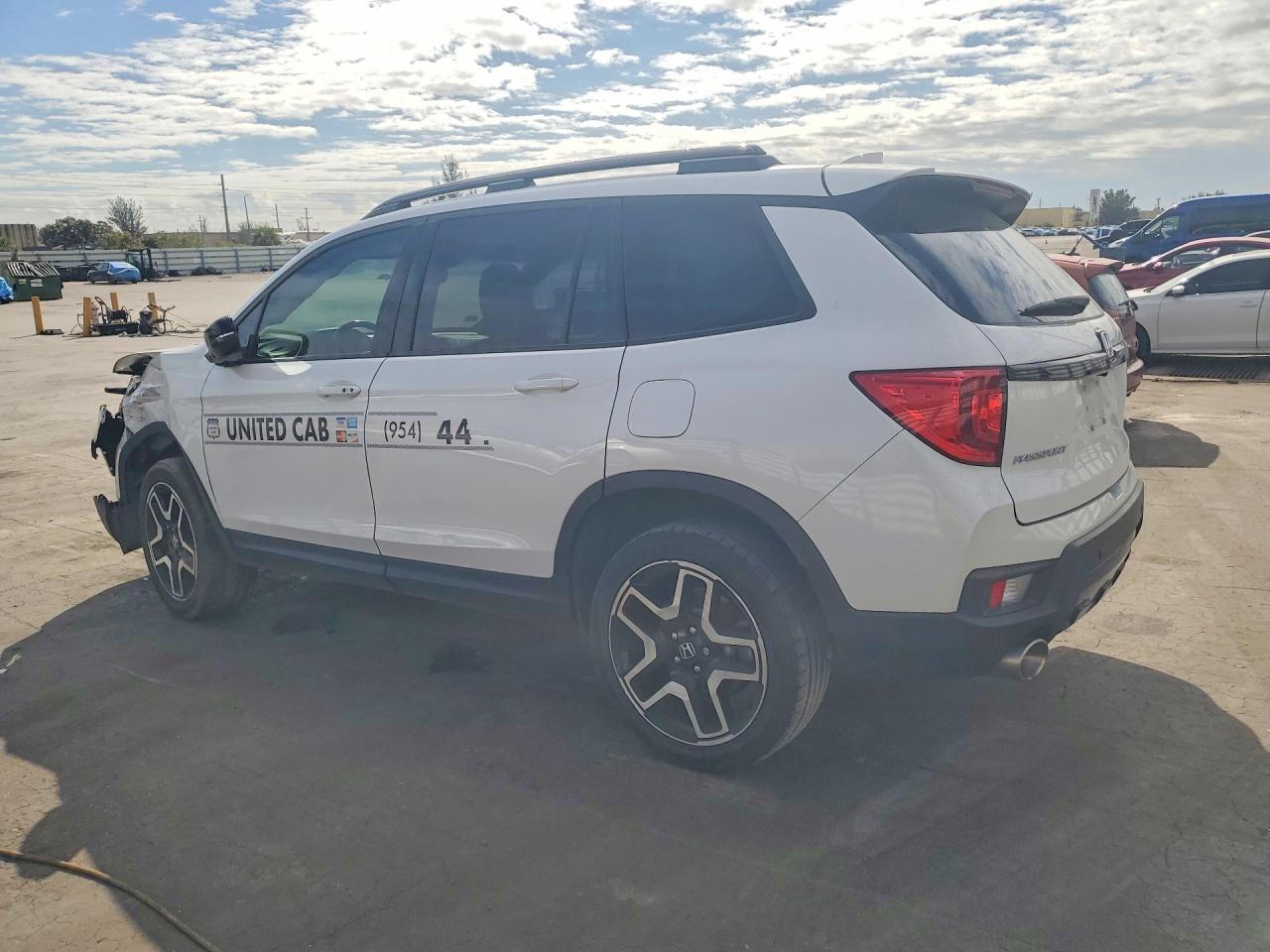 2023 Honda Passport - Image 2