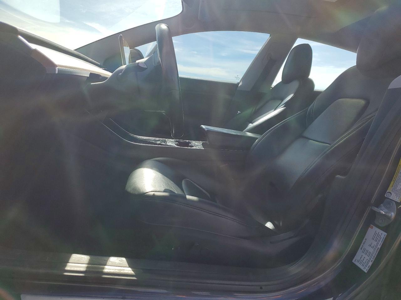 2018 Tesla Model 3 - Фото 7