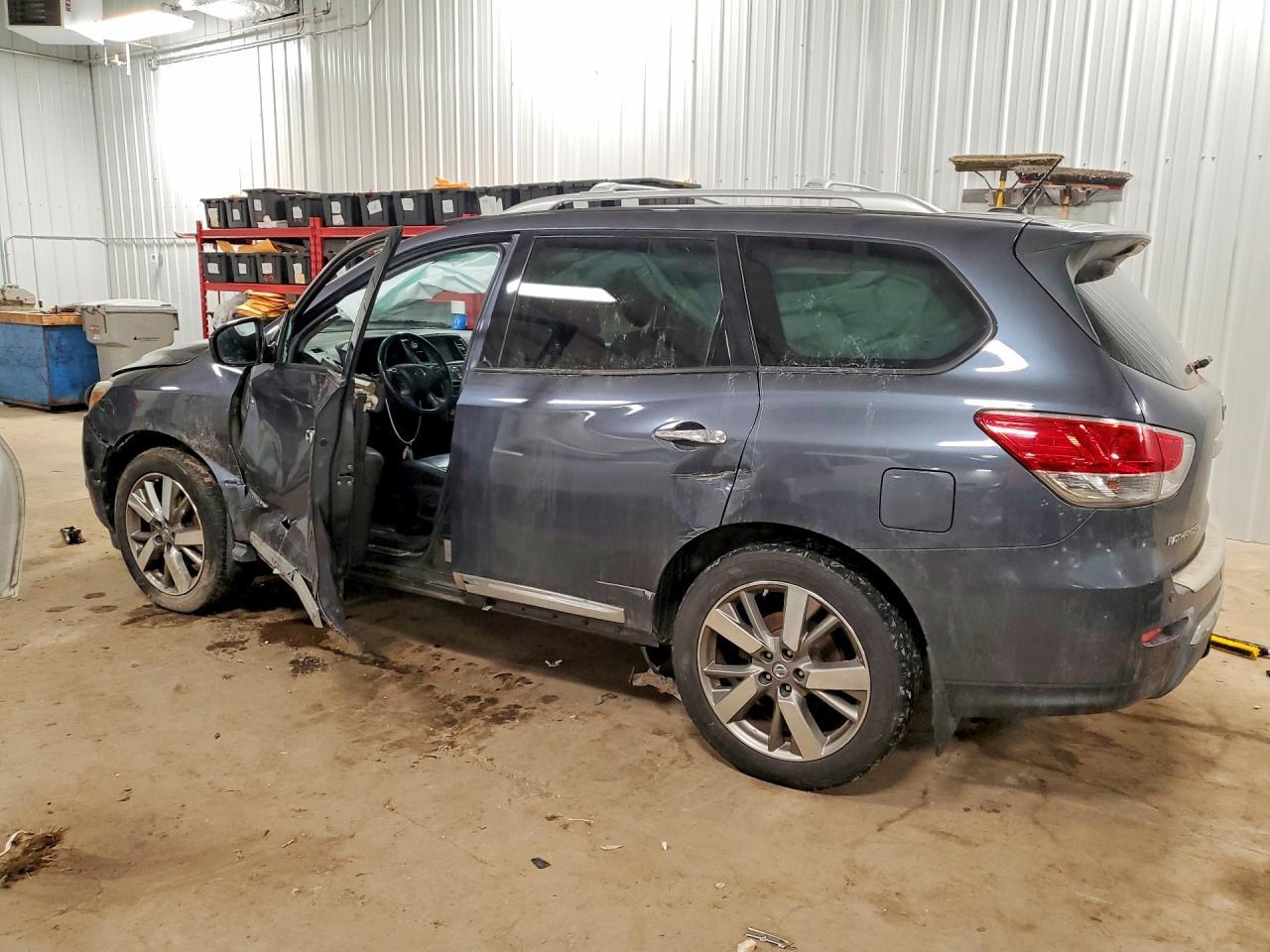 2014 Nissan Pathfinder S - Фото 2