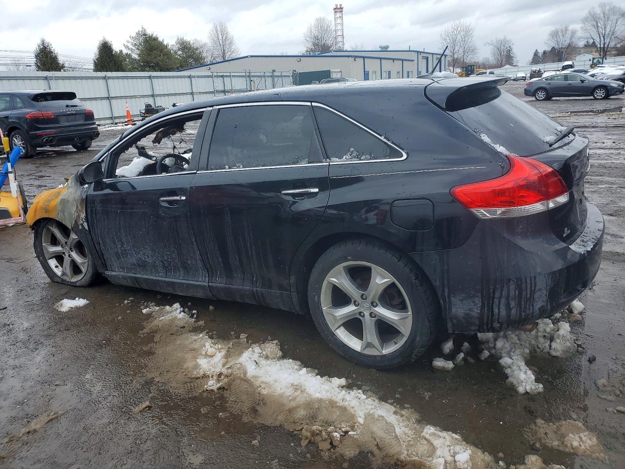 2012 Toyota Venza Limited - Image 2